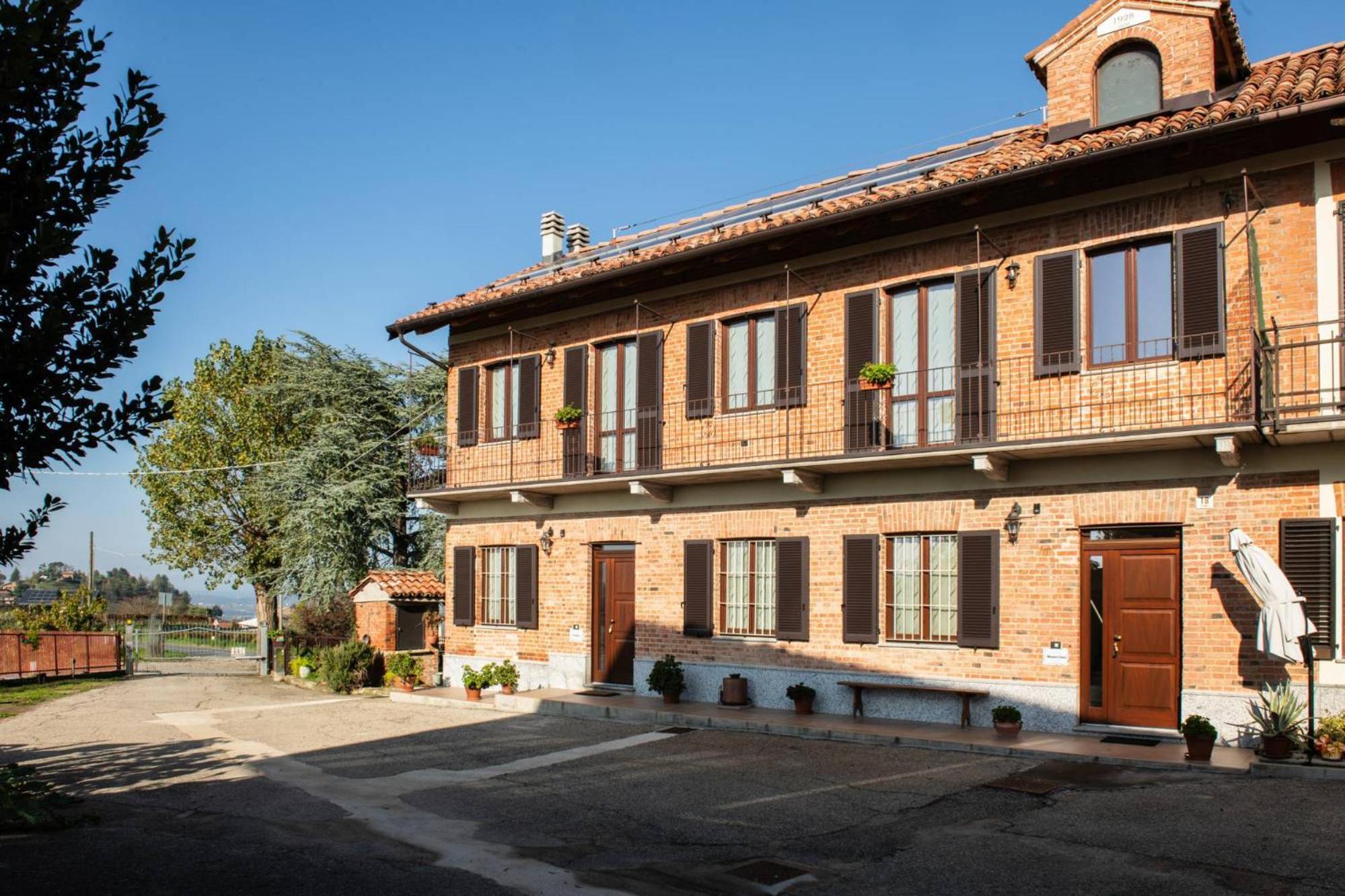 Casa Rubbo - Appartamento 'Como' Nelle Langhe อัลบา ภายนอก รูปภาพ